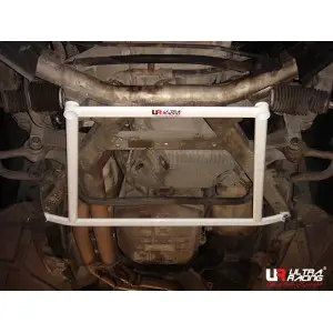 Ultra Racing 4-Point Front Lower Brace BMW 5-Series E39