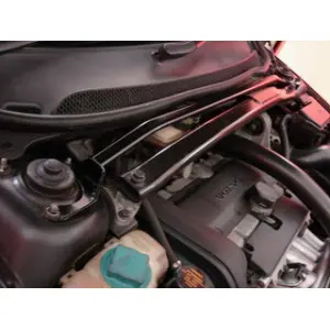 Ultra Racing 2 Points Front Upper Strutbar Volvo S60/S60R/V70 - 
