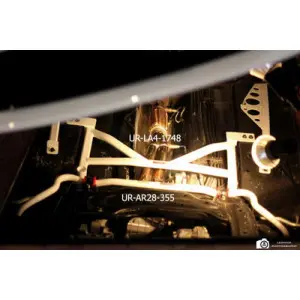 Ultra Racing 4-Point Front H-Brace Honda Civic FD2 05+ TypeR
