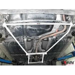 Ultra Racing 4Point Rear Lower Bar 1636 Toyota Prius XW30 10+ - 