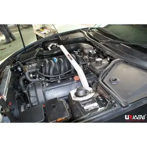 Ultra Racing 2-Point Front Upper Strutbar Jaguar XK8 4.0 98+ - 