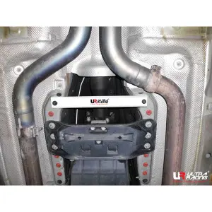 Ultra Racing 2 Points Mid Lower Bar 1824 Mercedes C-Class/ AMG 07+ W204 - 