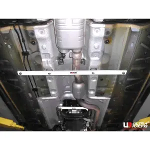 Ultra Racing 4-Point Mid Lower Brace Mercedes CLS 3.0 W218 11+ - 