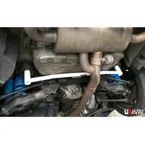 Ultra Racing 2 Points Rear Lower Bar 2525 BMW 120D F20/ F22 M235 - 