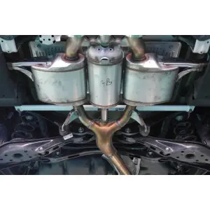 Ultra Racing 2 Points Rear Lower Bar Honda Civic Type-R FK8 17+