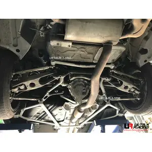 Ultra Racing 2-Point Rear Lower Brace BMW M2 F87