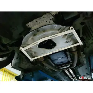 Ultra Racing Front Lower Brace BMW 6-Series E63 03-10 - 