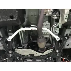 Ultra Racing Rinforzo centrale inferiore Toyota Alphard AH30 - 