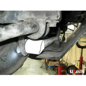 Ultra Racing 2-Point Front Lower Tiebar (904) Tata Telcoline (X2) 2.0 MT 88-07 - 