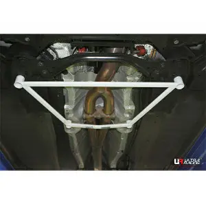 Ultra Racing 4-Point Mid Lower Brace (3230) Volvo XC60 T6R 3.0 4WD FL 10-17