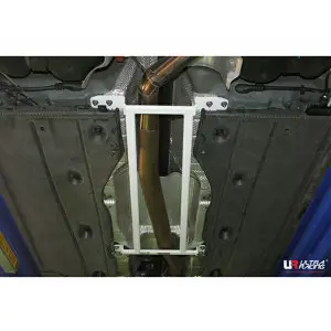 Ultra Racing 4-Point Mid Lower Brace (3611) Audi A3 (TYP 8V) 2.0 TDI /VW Golf GTI MK7 2.0 TSI 13-20