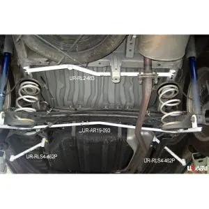 Ultra Racing 3-Point Rear Lower Bar (463) Toyota Alphard (AH10) 2.4 2WD 02-08