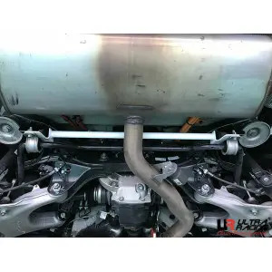Ultra Racing 2-Point Rear Lower Bar (3410) BMW F15 (X5-M50D) 3.0D TT 4WD 14-18/X5 2.5D/3.0D/3.5 4WD 14-18/X6 3.0TT 4WD 15-19