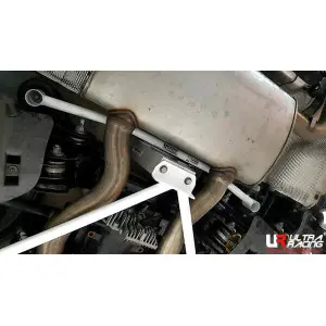 Ultra Racing 2-Point Rear Lower Bar (4004) BMW G02 (X4) 3.0T 4WD 18+