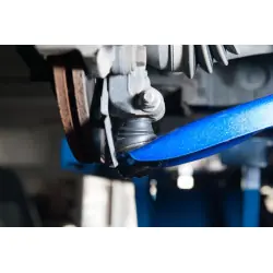 Hardrace 7702 Braccio inferiore anteriore e giunto sferico RC Ford Fiesta, Mazda 2 - 