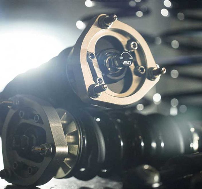 Assetti sportivi: guida alla scelta per strada e pista