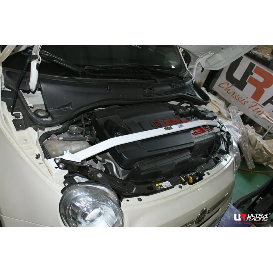 Barra duomi Ultra Racing per Abarth 595